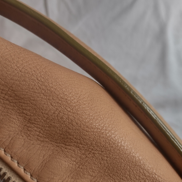 MARC JACOBS Multi-Pocket Peach Color Purse w/ Turquoise Interior - Picture 6 of 11